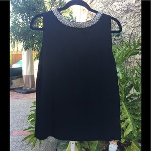 EMMA JAMES Sleeveless Blouse W/faux pearl collar